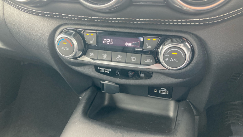 Nissan Juke 1.0 DiG-T 114 Tekna 5dr Petrol Hatchback